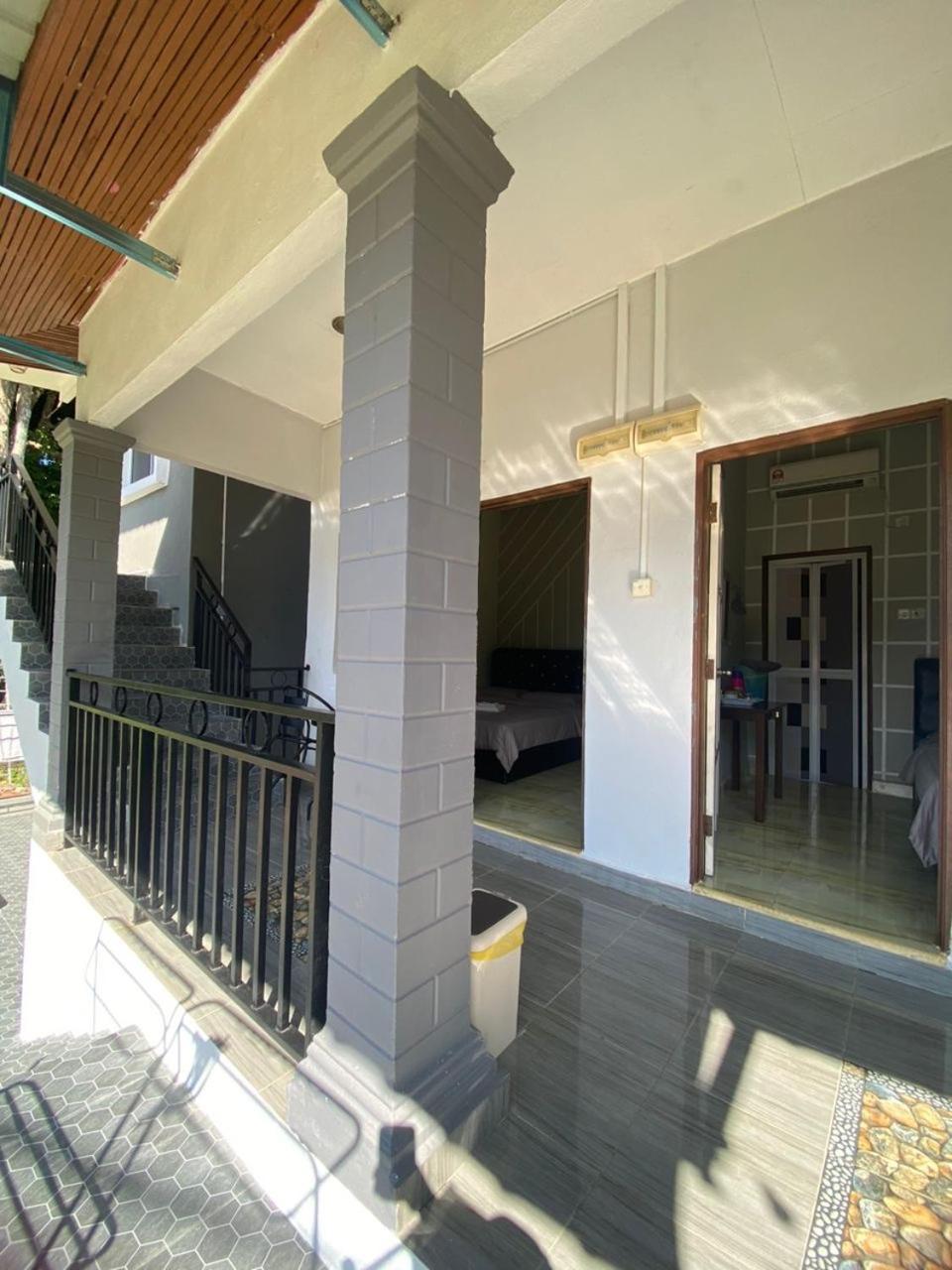 Julies Hostel Taman Negara Kuala Tahan Exterior foto